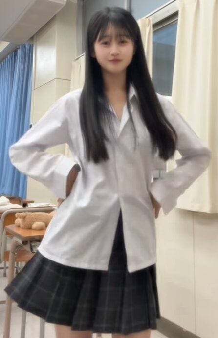 伊藤彩華 高校 制服